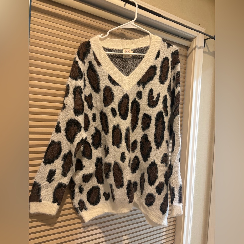 Women’s leopard boutique sweater